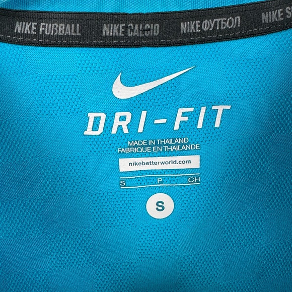 Nike Soccer Shirt - Picture 5 of 5